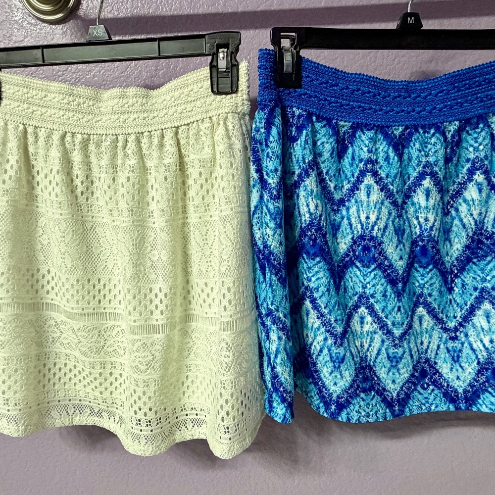 Bundle of 2 lined skirts (girls XL)